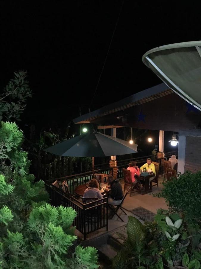 Bintang By Tobias Lodge Cafe & Restaurant Kelimutu Exterior foto